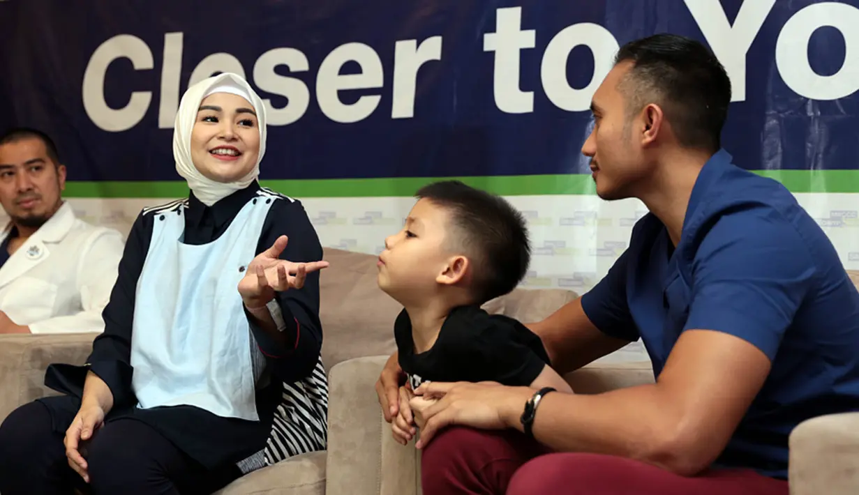 Perempuan 30 tahun itu juga awalnya masih puasa saat kontrol kandungannya. Demi menyelamatkan buah hatinya, saran dokter untuk membatalkan puasa demi menjalani proses lahiran. (Deki Prayoga/Bintang.com)