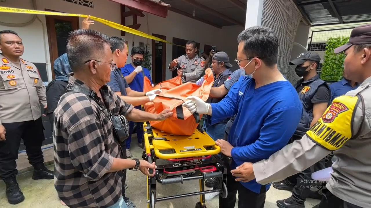 Seorang perempuan berinisial R (39) ditemukan tewas bersimbah darah di rumah kontrakannya di Mejing Wetan, Ambarketawang, Gamping, Sleman, Selasa (4/11/2025) pagi (Istimewa)