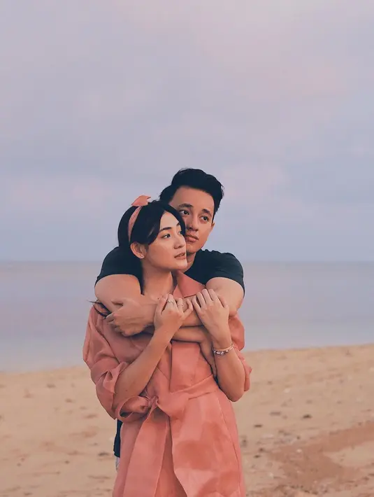 Sering liburan bareng, pasangan ini kerap sukses bikin iri netizen. Baik Billy maupun Patricia sering unggah potret kebersamaan mereka di media sosial. Gaya pacaran mereka dinilai sweet dan tidak vulgar.(Liputan6.com/IG/@billydavidson_)