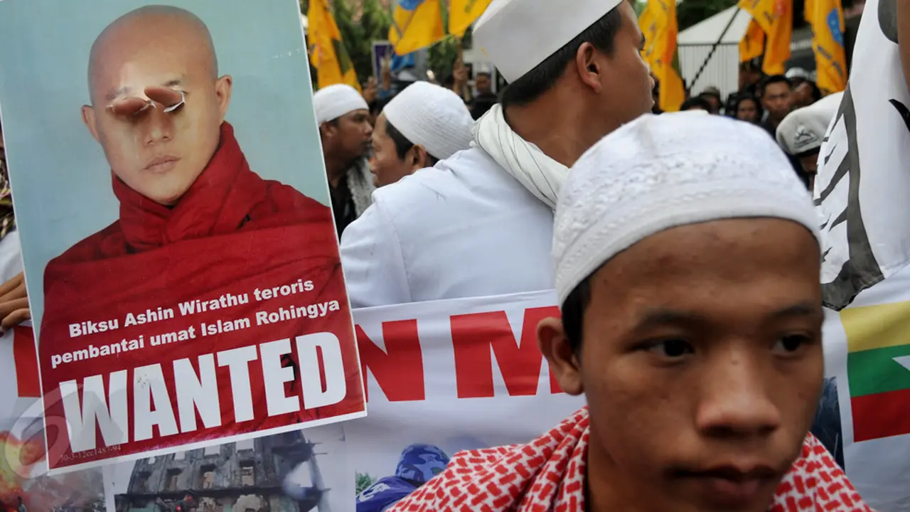 Patung Biksu Ahsin Wirathu Dibakar Massa FUI