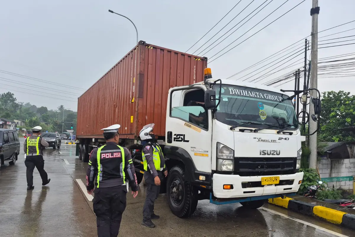 Penindakan Truk Sumbu Tiga saat Arus Balik Lebaran 2026.