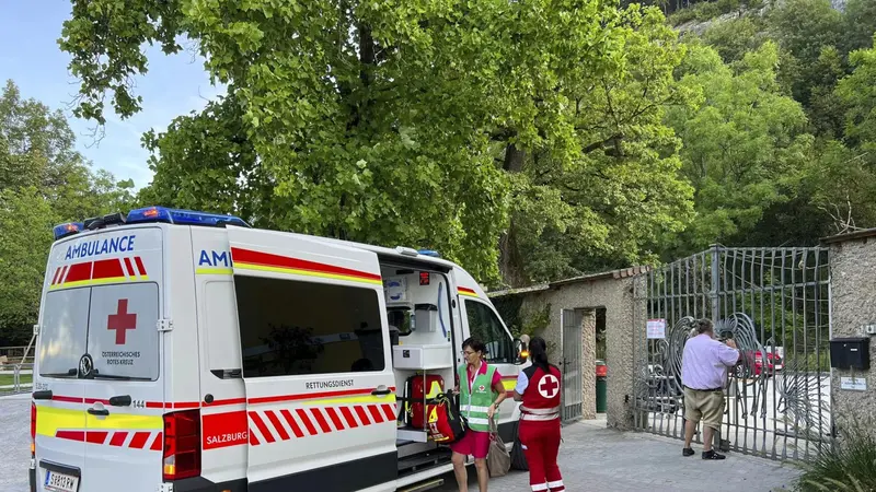 Ambulan Penyelamat Kebun Binatang Salzburg Helbrunn, Austria