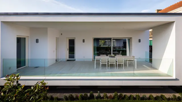 Model Rumah Mungil Tapi Punya Teras Luas