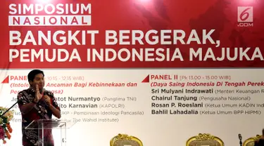 Ketua Umum Taruna Merah Putih Maruarar Sirait memberikan sambutan di acara Simposium Nasional di Jakarta, Senin (14/8). Acara tersebut di gagas oleh Taruna Merah Putih sebagai bentuk dukungan Pancasila sebagai lambang Negara. (Liputan6.com/Johan Tallo)