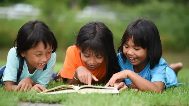 5. Membiasakan Membaca dan Bercerita