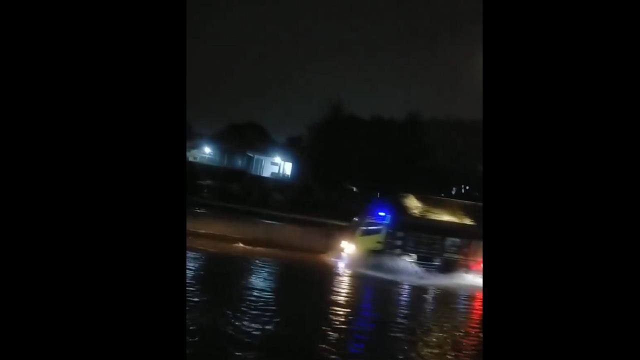 Pengendara Waspada, Ada Banjir di Ruas Tol BSD