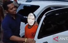 Sadis, Anak Tusuk Ibu Kandung saat Tidur Pakai Garpu Tanah hingga Meninggal Dunia