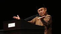 BJ Habibie adalah Presiden ke-3 Republik Indonesia.