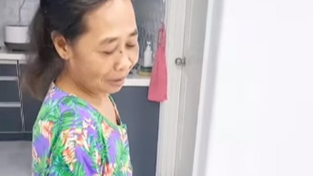 Menanggapi wajah sumringah sang ART, pria tersebut lantas memintanya agar uang itu diterimanya secara cuma-cuma. Bahkan, pria tersebut memberi saran bagi sang ART untuk segera membeli kambing untuk dipelihara.&nbsp;