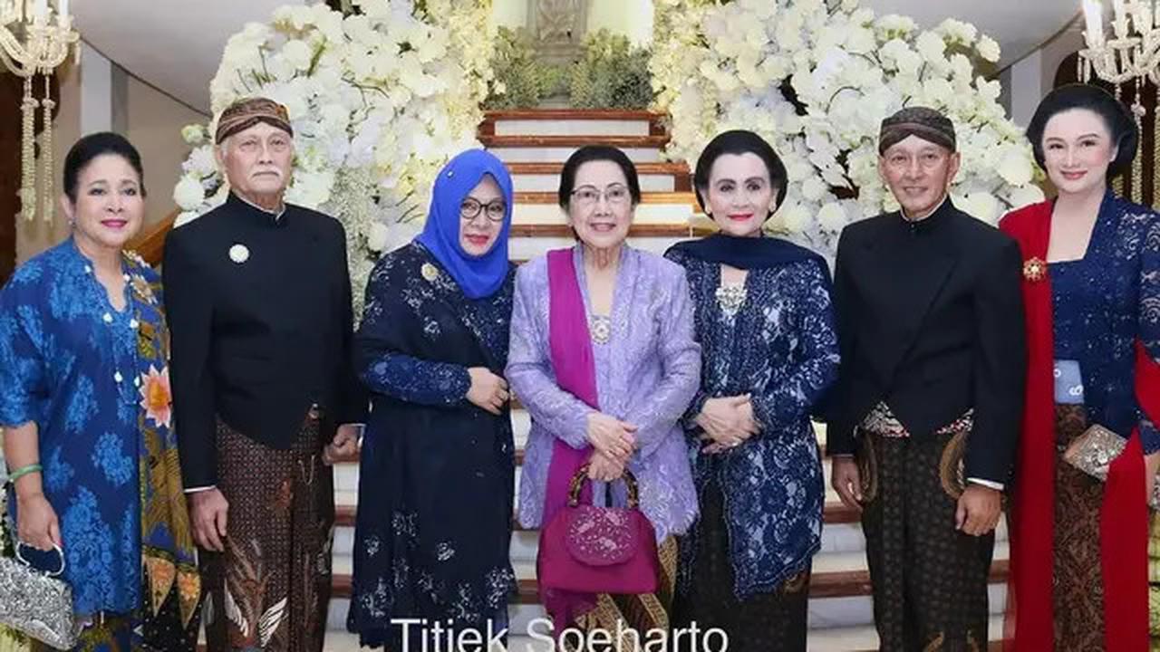 Potret Titiek Soeharto Hadiri Pernikahan Putra Ari Sigit, Kental Adat Jawa