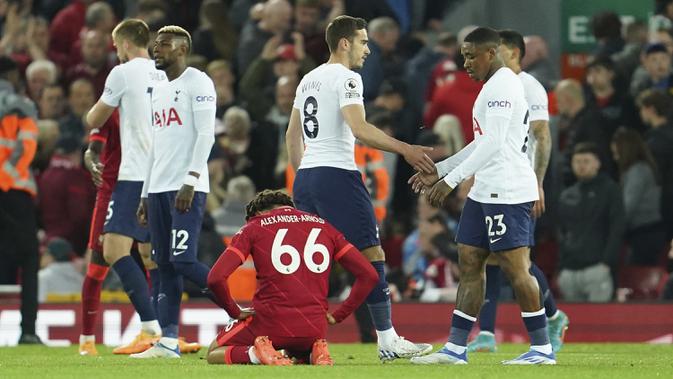 <p>Liverpool sebagai penantang utama Manchester City dalam perburuan gelar juara Liga Inggris musim 2021/2022 hanya meraih hasil imbang 1-1 saat menjamu Tottenham Hotspur, Minggu (8/5/2022) dini hari WIB. Hasil ini tentu membawa angin segar bagi Manchester City. (AP/Jon Super)</p>
