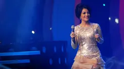 Cici Paramida tampil anggun dan mempesona saat di panggung Dangdut Academy Indosiar (Liputan6.com/Miftahul Hayat)