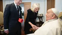 Raja Charles III dan Ratu Camilla menemui Paus Fransiskus secara pribadi terakhir kali di sela kunjungan kenegaraan ke Italia, pada awal April 2025. (dok. Instagram @theroyalfamily/https://www.instagram.com/p/DIQUzGNsfoL/?hl=en/Dinny Mutiah)