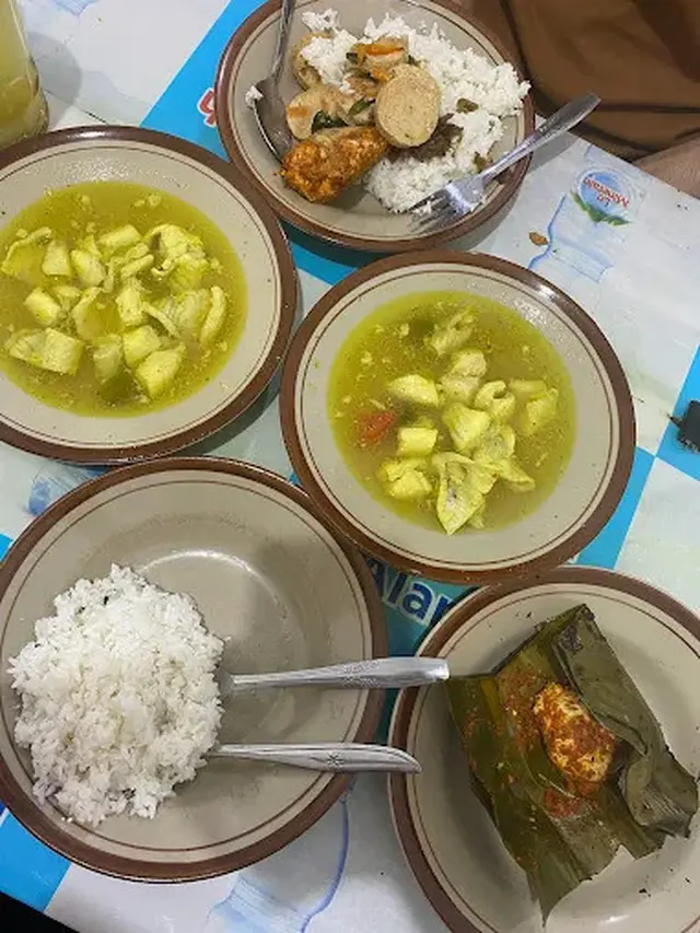 Warung Makan Sop Kakap & Ramesan Bu Ndut