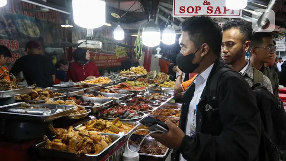 Berburu Menu Khas Sumatera Barat di Sentra Kuliner Nasi Kapau Kramat Raya