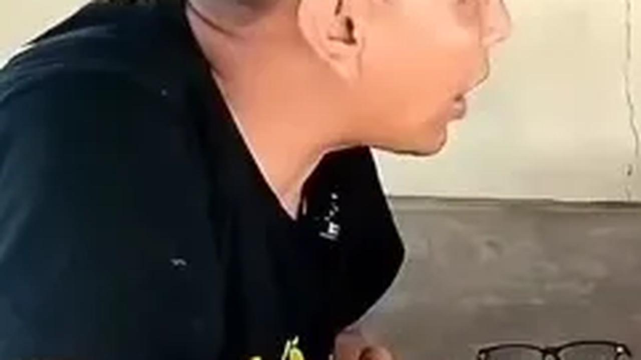Tak hanya itu, ia bahkan sering membantu orang-orang yang membutuhkan di sekelilingnya. <br>