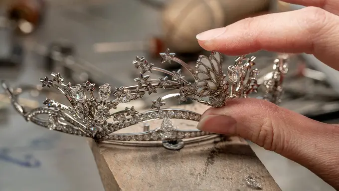 Rayakan 77 Tahun jadi Mitra Resmi Festival Film Cannes, Chopard Rilis Puluhan Koleksi Perhiasan Bertema Fairy Tale