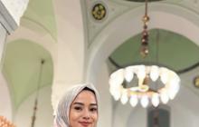 10 Potret Citra Monica Istri Ifan Seventeen Tampil Berhijab saat Umrah di Tanah Suci, Bikin Pangling