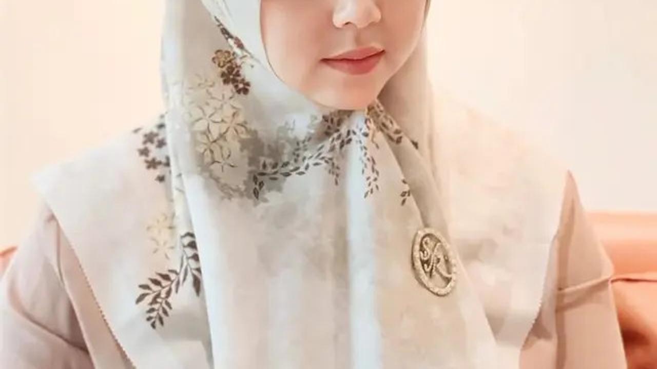 Inspirasi Fashion Lala Nurlela Calon Istri Nassar yang Juga Kakak Ipar Syahrini, Sederhana Tapi Elegan