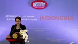 Menlu Retno LP Marsudi menyampaikan arah politik dan diplomasi RI di tahun 2015 serta lima tahun yang akan datang, Jakarta, Kamis (8/1/2015). (Liputan6.com/Faizal Fanani)