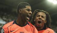 Marcus Rashford mencetak dua gol kemenangan Barcelona atas Newcastle United pada fase liga Liga Champions 2025/2026 di St's James Park, Jumat (19/9/2025). (AP/Jon Super)