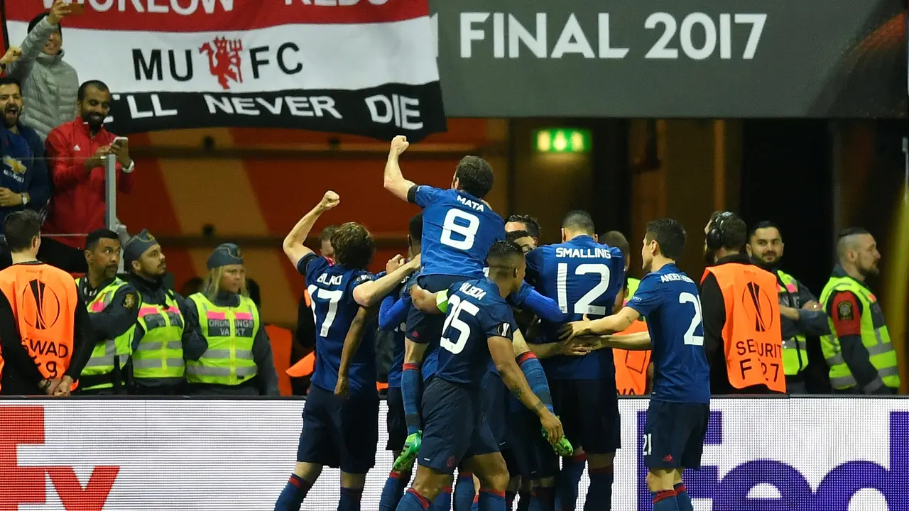 Pemain Manchester United (MU) rayakan gol ke gawang Ajax Amsterdam pada final Liga Europa di Friends Arena, Kamis (25/5/2017) dinihari WIB. 