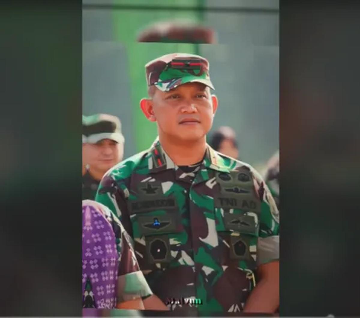 Achiruddin bukanlah orang sembarangan. Ia merupakan lulusan Akademi Militer tahun 1997 dari kecabangan Infanteri (Kopassus). <br>