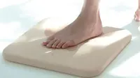 Sensasi Fantastis di Kaki Usai Pakai Keset dari Tanah