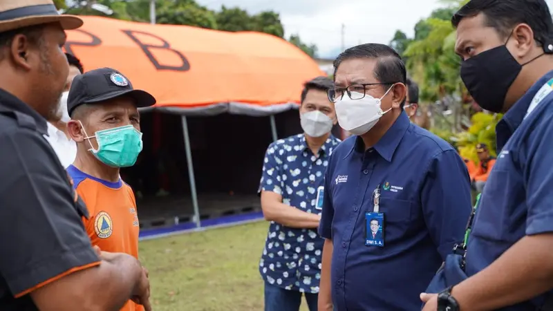 Petrokimia Gresik berikan 1.200 paket sembako untuk masyarakat terdampak banjir bandang di Kota Batu dan Kota Malang, Jawa Timur.