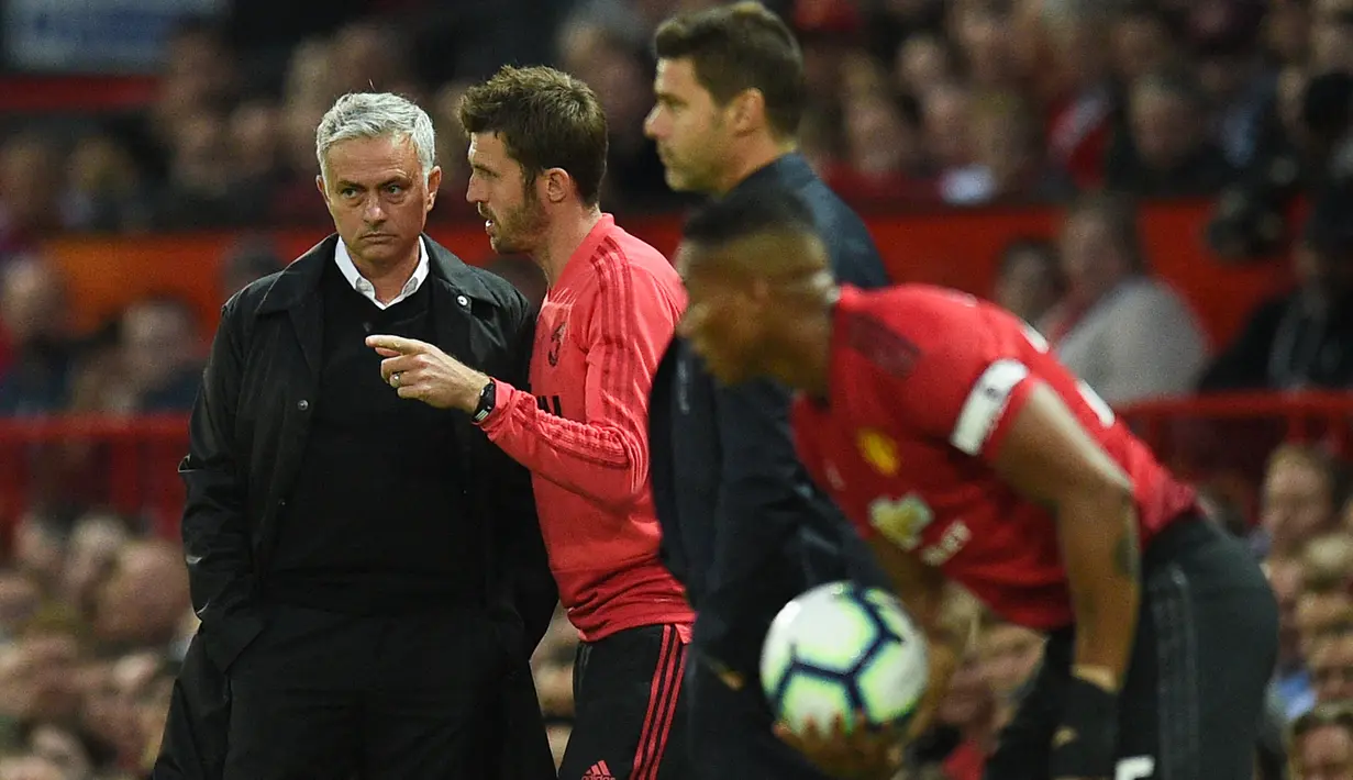 Usai pensiun, ia bergabung sebagai staf pelatih Manchester United dengan menjadi asisten pelatih Jose Mourinho hingga Desember 2018. (AFP/Oli Scarff)
