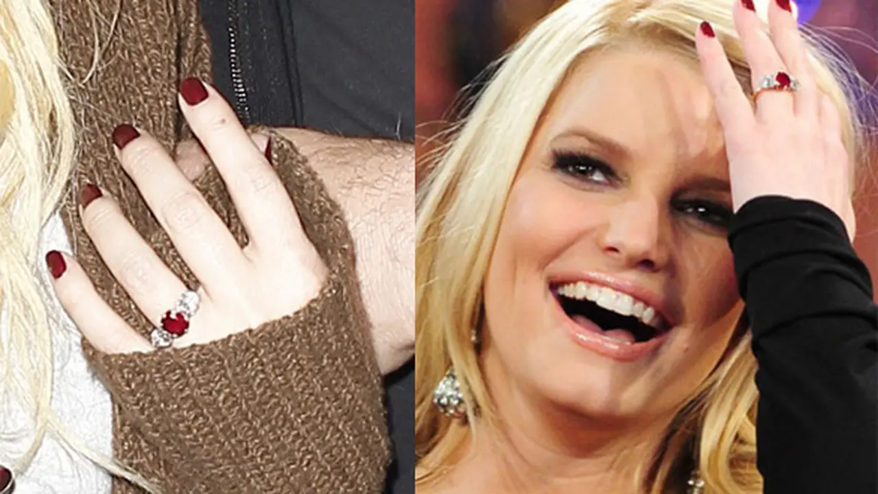 10 Seleb Hollywood Ini Gemari Cincin Batu Mulia