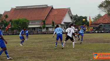 Citizen6, Surabaya: Sedangakan di Stadion Wijaya Kusuma Bumimoro mempertemukan Kobangdikal melawan Koarmatim yang dilangsungkan setelah upacara pembukaan Porwiltim 2012. (Pengirim: Penkobangdikal)