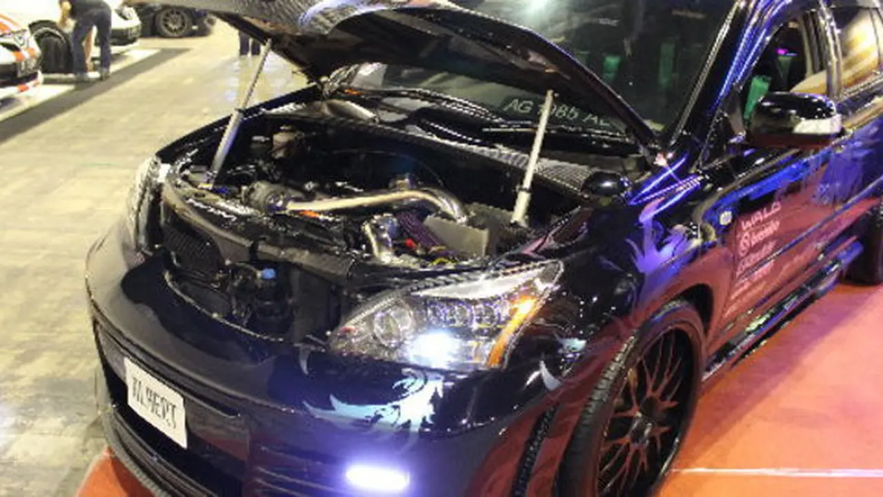 Toyota Harrier Milik Albert di HIN Sby 2013 (by Alvin Perez)
