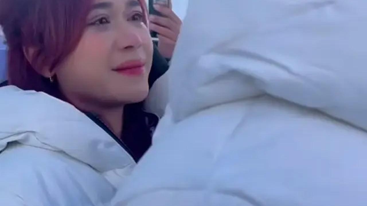 7 Potret Brisia Jodie Lamaran Ulang di Swiss, Romantis Berlatar Gunung Salju
