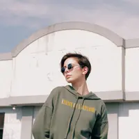 Ilustrasi rambut pixie - pendek (unsplash/ Timothy Paul Smith)