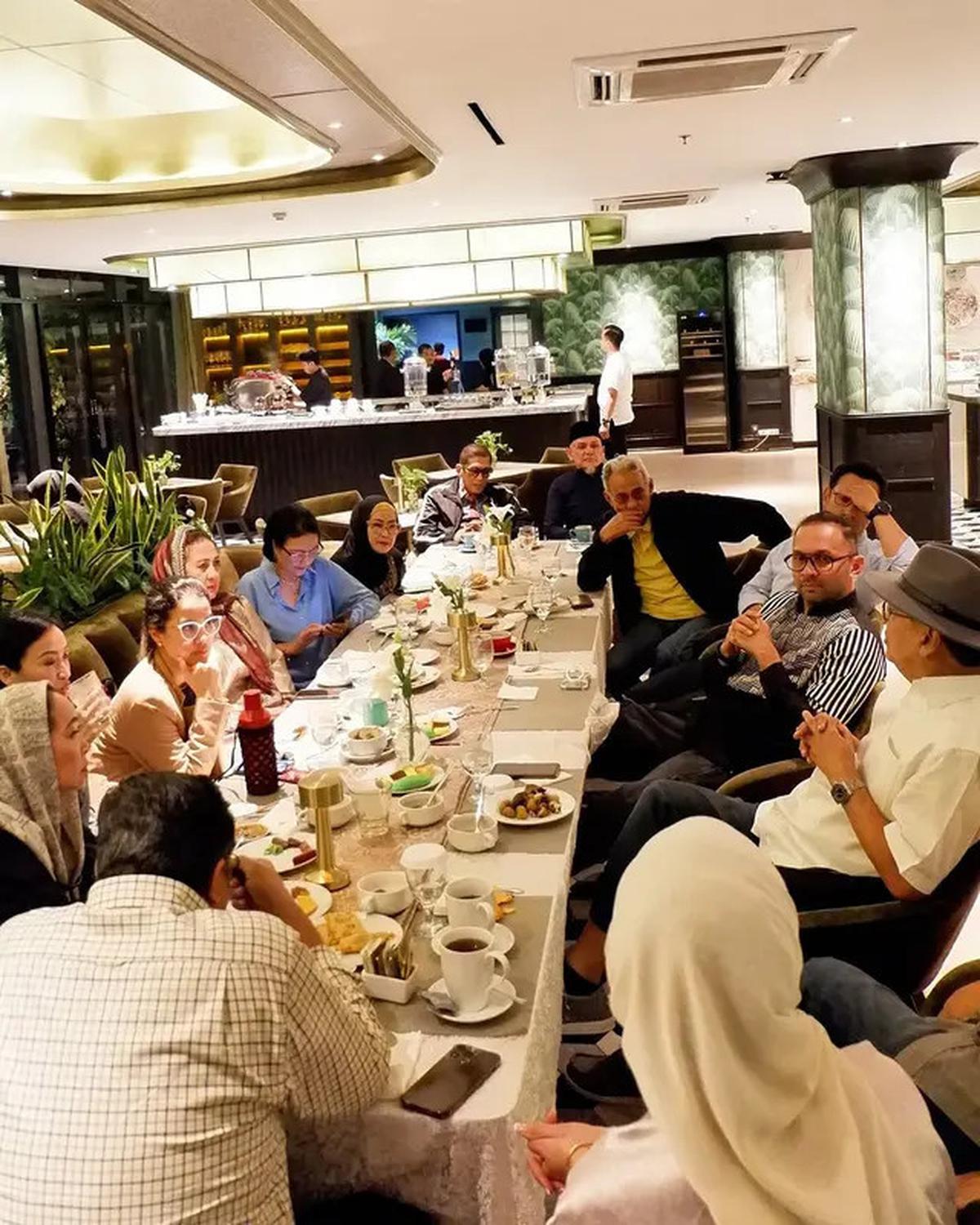 6 Potret Bukber Artis Senior di Ramadhan 2025, Roy Marten hingga Diana Pungky