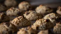 Cobain ⁠Resep Kue Kukis Bom Manis, Isian Cokelatnya Lumer Menggugah Selera