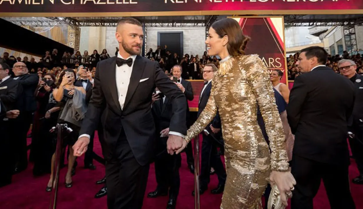 Justin Timberlake dan Jessica Biel  kini tengah berbahagia. Pasalnya, usia pernikahan mereka telah genap  lima tahun. mengungkapkan kebahagiaannya, Justin pun memberikan yang spesial untuk sang istri. (AFP/Christopher Polk)