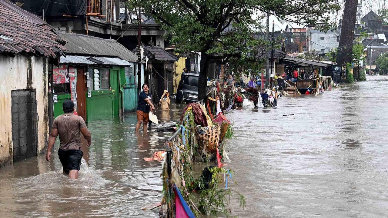 FOTO: Hujan Deras Picu Banjir Besar di Denpasar Bali