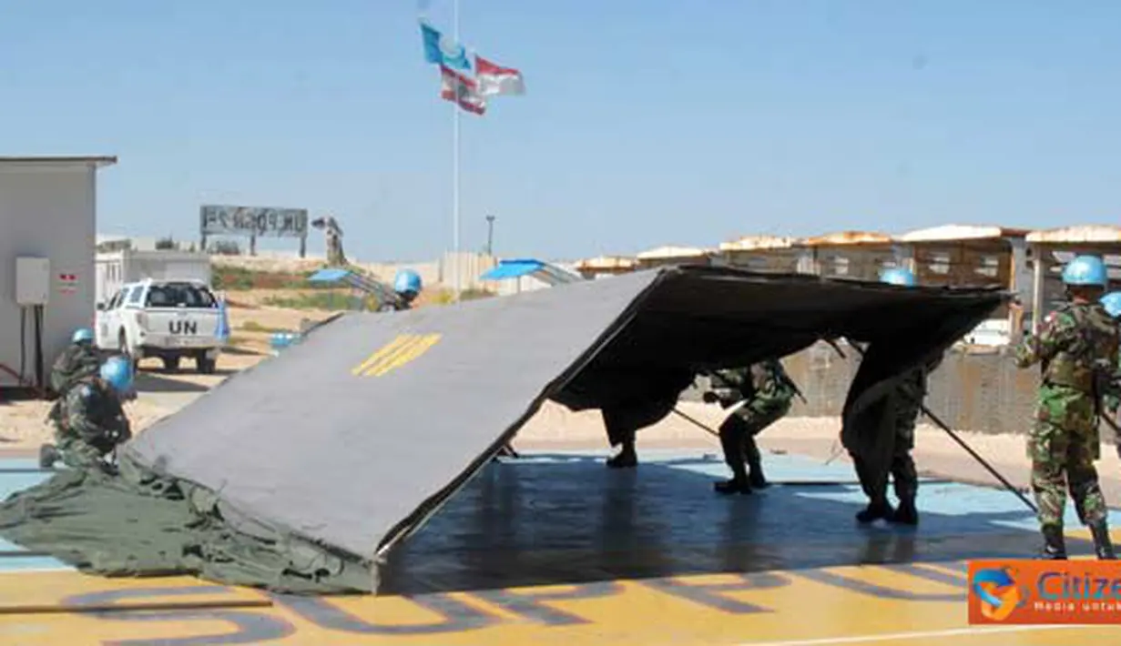 Citizen6, Lebanon: Pasukan Indobatt sedang mendirikan tenda.