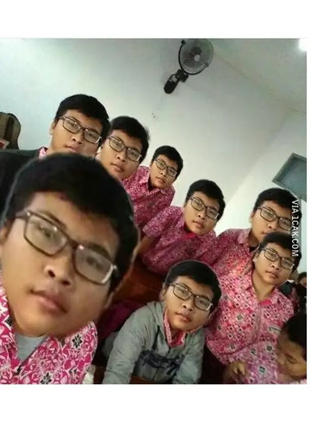 6 Foto Ini Jadi Bukti Kalau Semua Cowok Sama Saja, Kocak