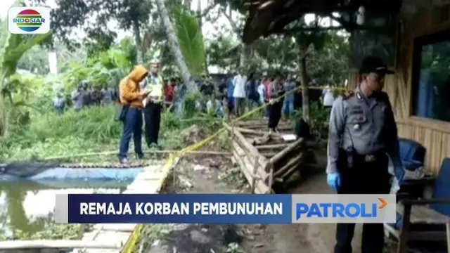 Warga Kota Banjar, Jawa Barat, geger penemuan jasad remaja pria dengan kepala hampir putus.