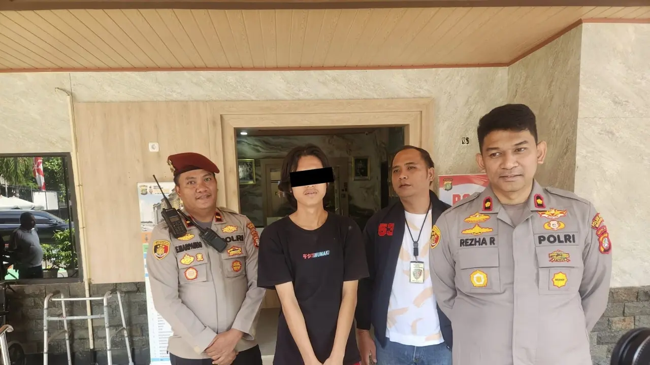 Tukang parkir liar di Kawasan Jalan MH Thamrin, MAM (kedua dari kiri) (Istimewa)