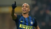 Manchester United semakin gencar mengejar tandatangan pemain Inter Milan asal Portugal, Joao Mario, bahkan Setan Merah dikabarkan ingin melakukan barter dengan Juan Mata pada bursa transfer Januari 2018. (AFP/Giuseppe Cacace)