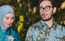 Syahnaz Sadiqah Tampil Anggun dengan Kebaya Kerah Shanghai dan Batik Megamendung, Selaras dengan Jeje Govinda