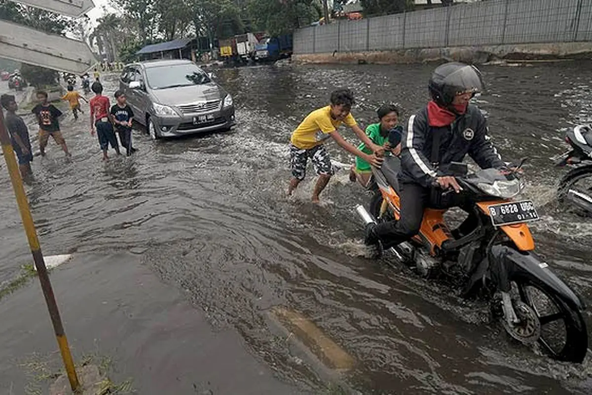 banjir-iluts-131114b.jpg