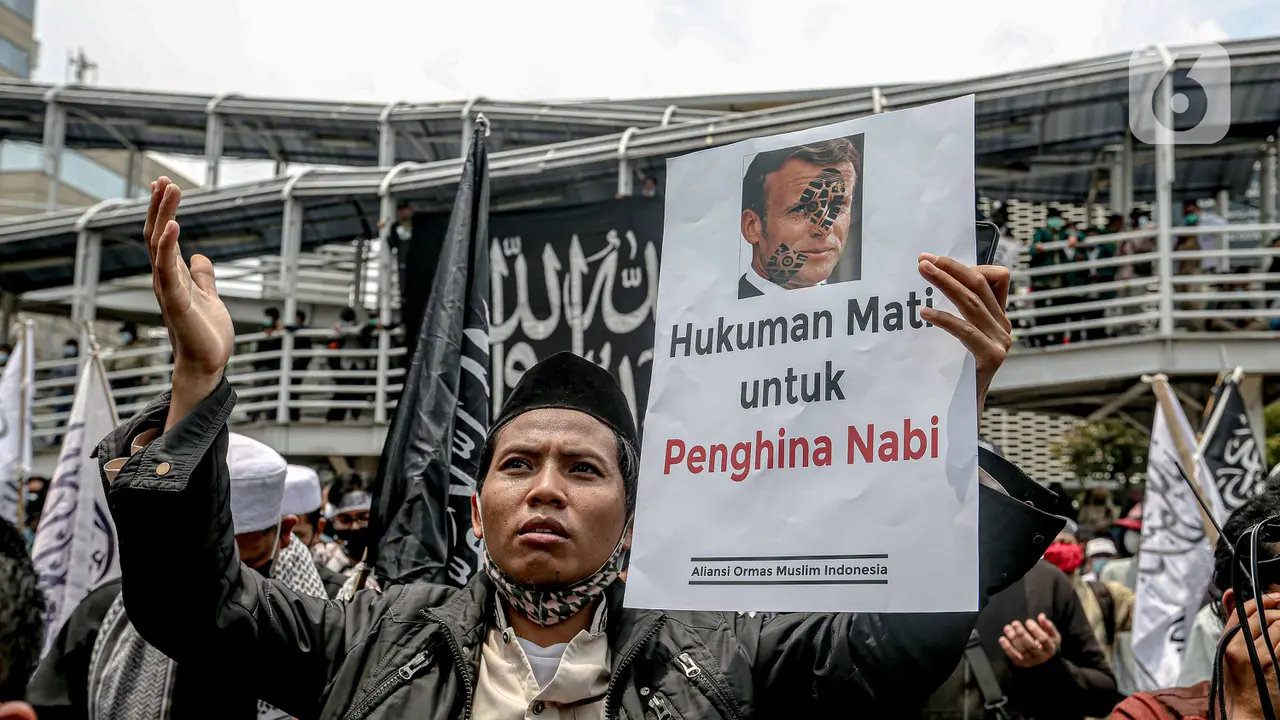 Kecam Presiden Emmanuel Macron, Massa Gelar Aksi di Kawasan Sarinah
