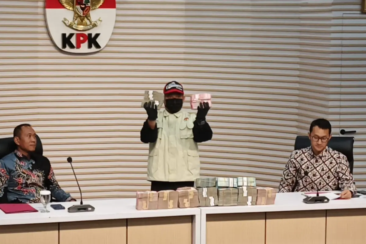 KPK: Bupati Lombok Barat Terima Rp 10,8 M dari Pengaturan Proyek