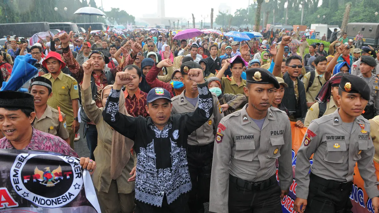 [FOTO] Guru Honorer Ancam Golput Jika Tak Jadi PNS
