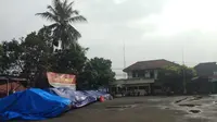 Polisi Olah TKP Polsek Ciracas yang Diserang pada Sabtu Dinihari
